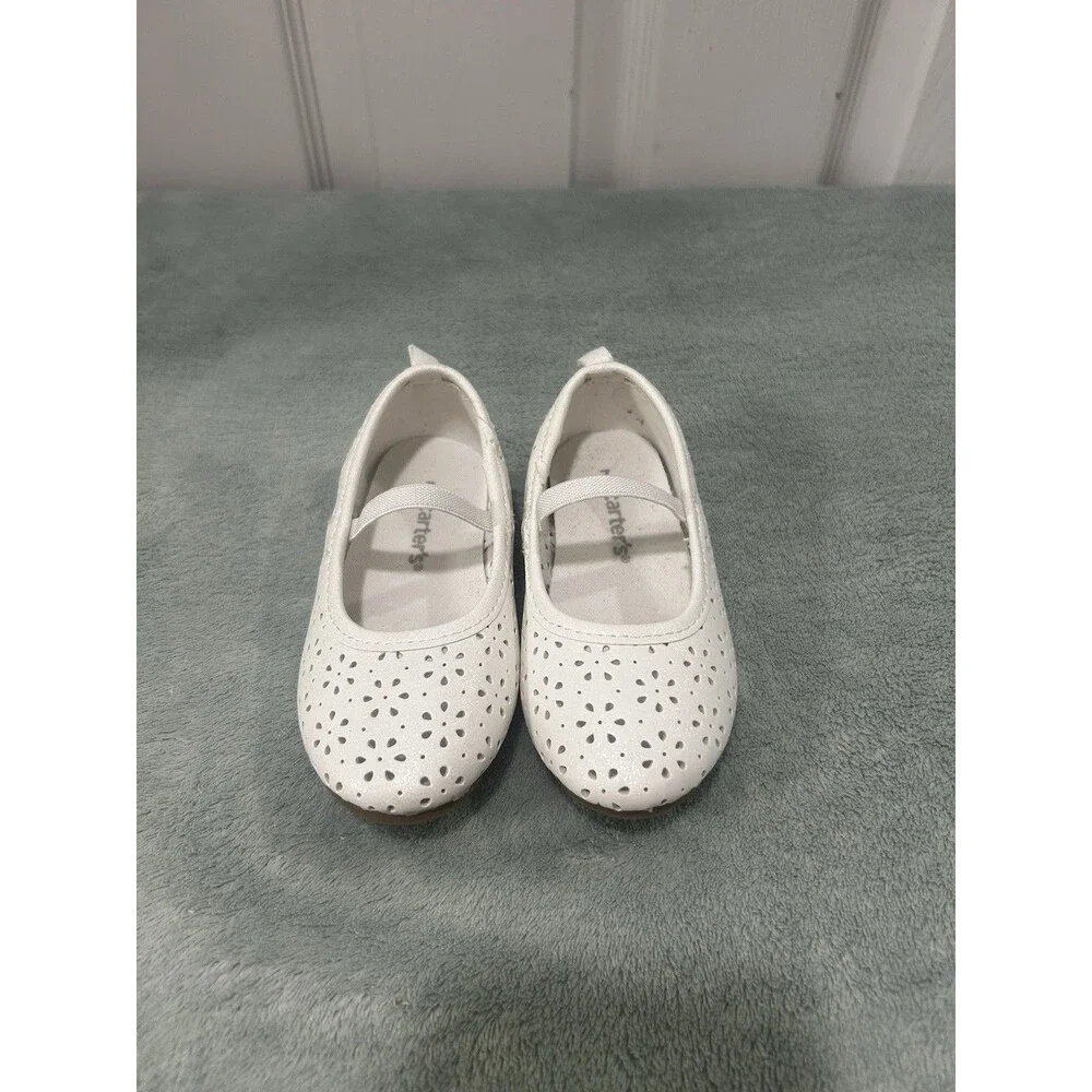 Carter’s Toddler Girls White Perforated Mary Jane Flats Size 7M